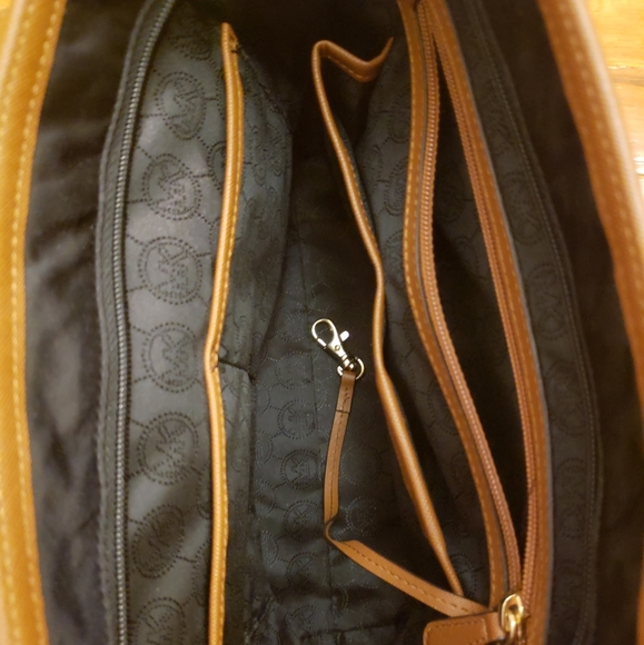 Michael Kors Kempton Small Black Nylon Tote - Picture 6 of 9